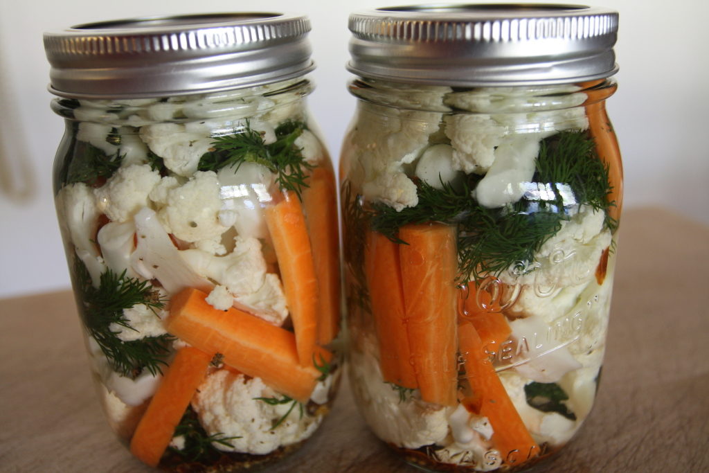 cauliflower and carrot pickles