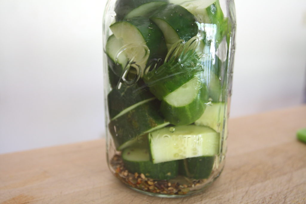 making fermented pickles