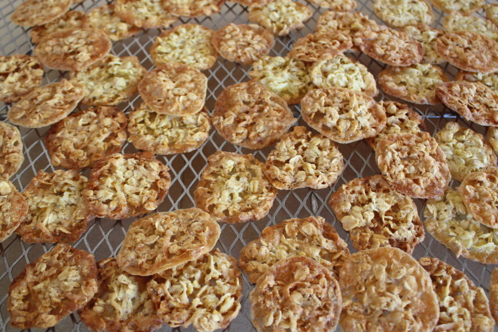 flourless oatmeal lace cookies