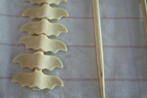 shaping pasta bats
