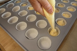 piping muffins