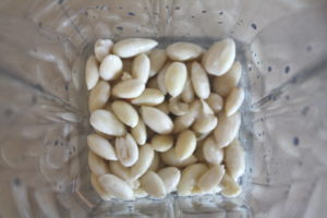 making almond spread