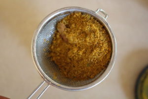 making yellow curry powder